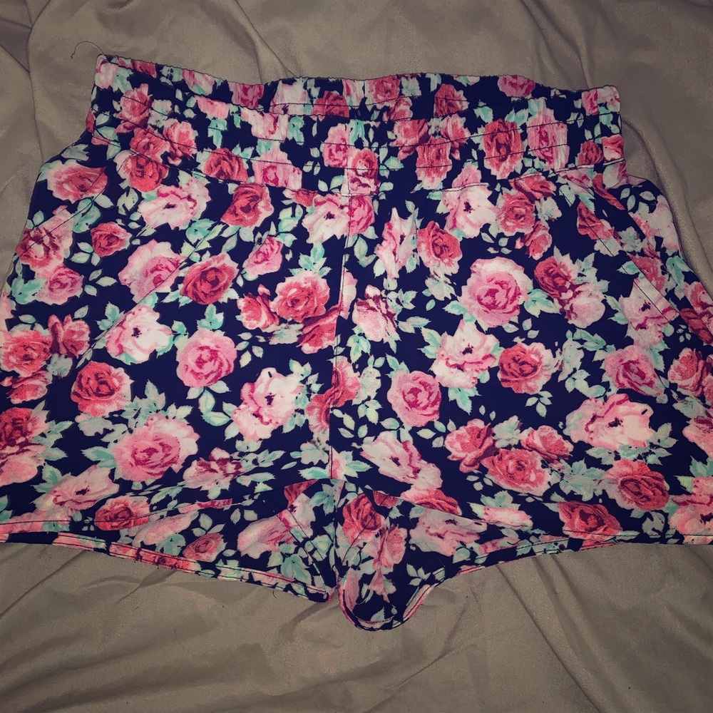 Flower shorts🌺